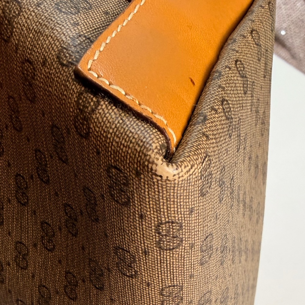 Gucci Micro GG Pouch/Clutch - Picture 6 of 15